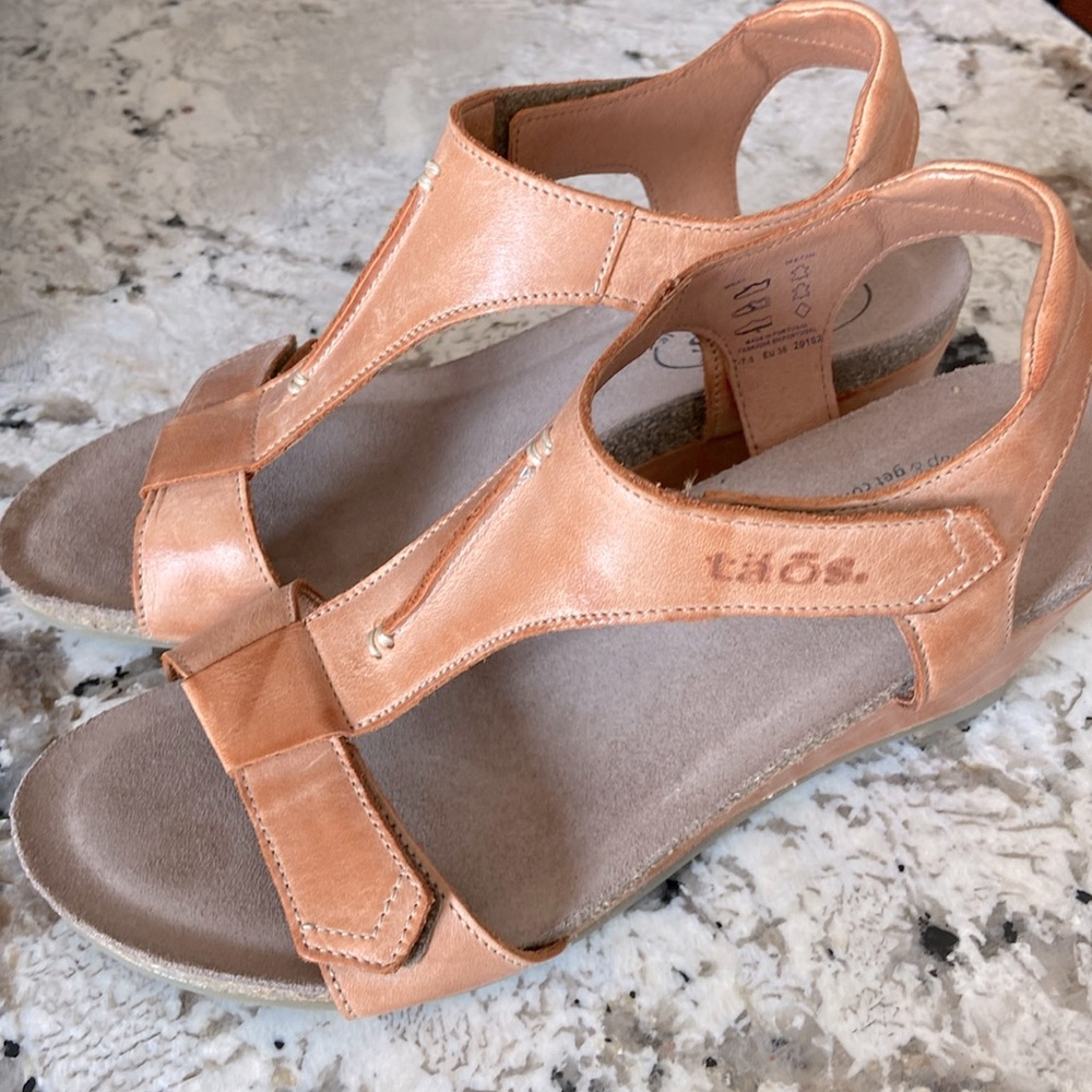 Like new Taos sandals!